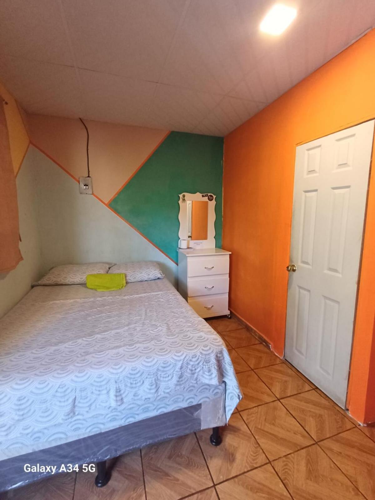 Hostal Nina Oly Tamanique Стая снимка